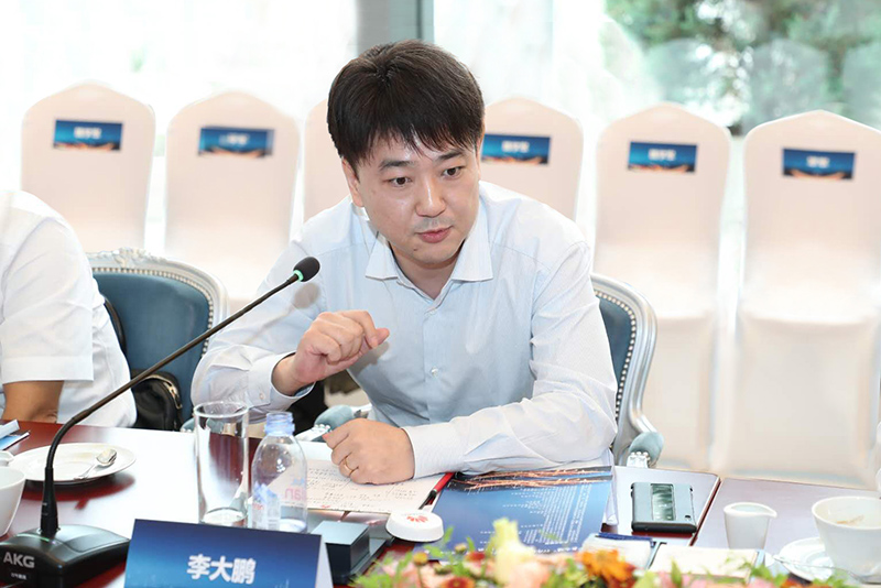 1722409404539935TuTc.jpg 集團(tuán)總裁李大鵬參與圓桌對話.jpg